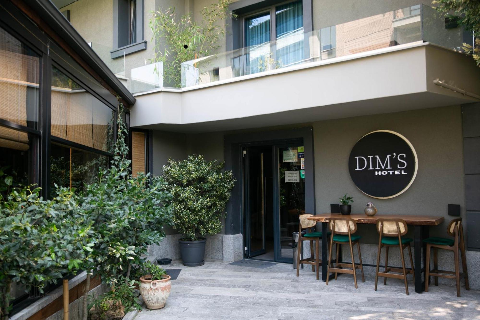 Dim'S Hotel & Restaurant Korce Exterior photo